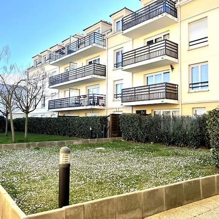 Grand F3 A 30Mn De Paris - Terrasse + Parking Prive Apartment Saint-Ouen-l'Aumone Exterior foto