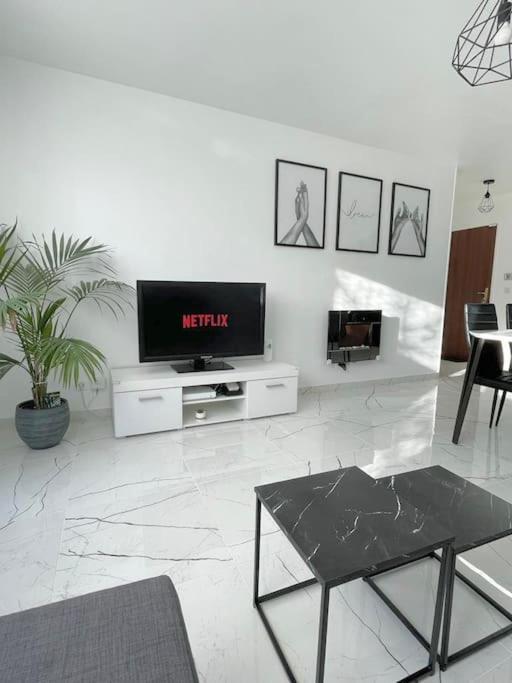 Grand F3 A 30Mn De Paris - Terrasse + Parking Prive Apartment Saint-Ouen-l'Aumone Exterior foto